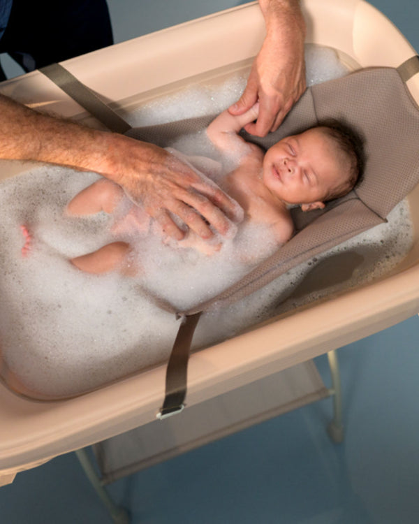 Maxi Cosi Indigo Plus Babybadewanne mit Neugeboreneneinsatz Muted Terra