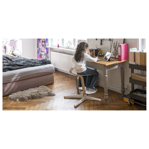 Stokke® Nomi® Stuhl Oak / Navy + Babyset gratis