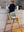 KAOS Klapp Hochstuhl aus Holz, klappbar Beach Grey
